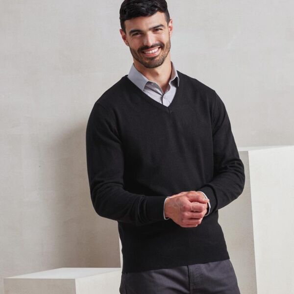 ESSENTIAL MENS V-NECK SWEATER Thumbnail
